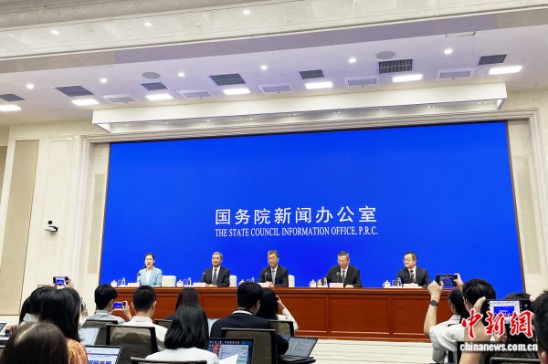 思考资本 教育部回应热点话题，涉校园食品安全、县中振兴等